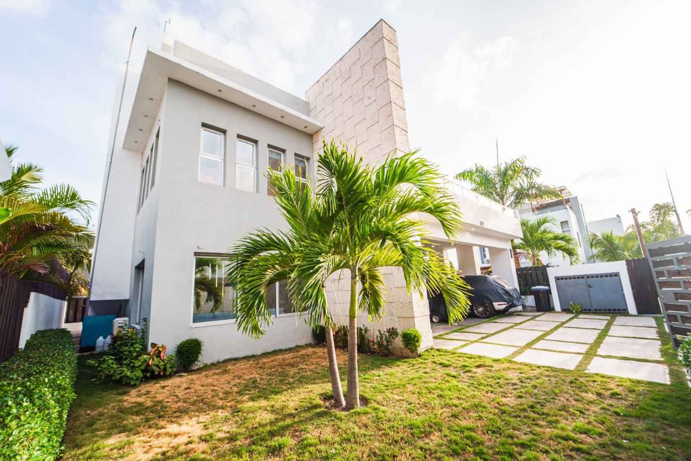 Villa con piscina y Jacuzzi en venta en La Romana – foto 1