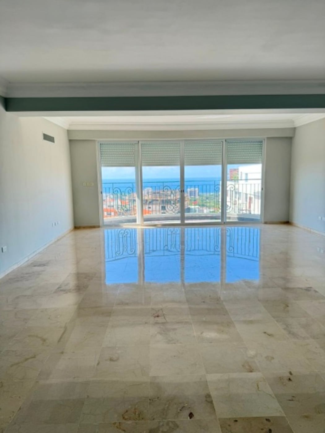 Torre con vista al mar – foto 1