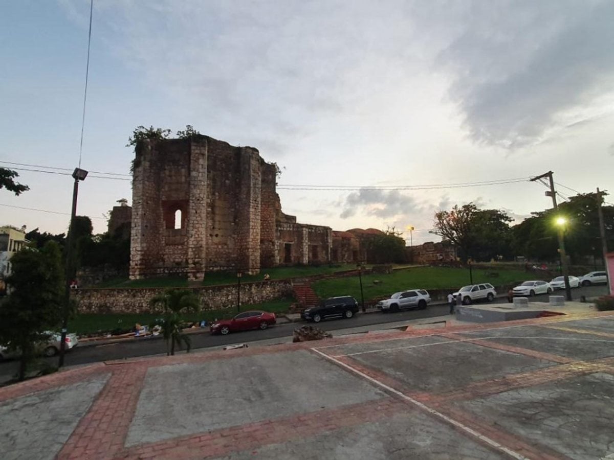 Casa en venta en Zona Colonial, Plaza san Anton – foto 3
