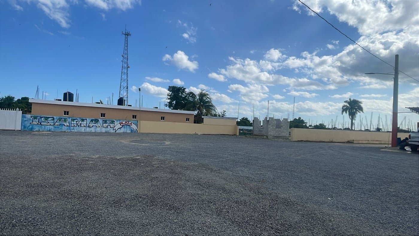 Venta de terreno y local – foto 8