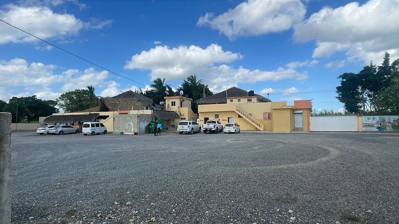Venta de terreno y local – foto 6
