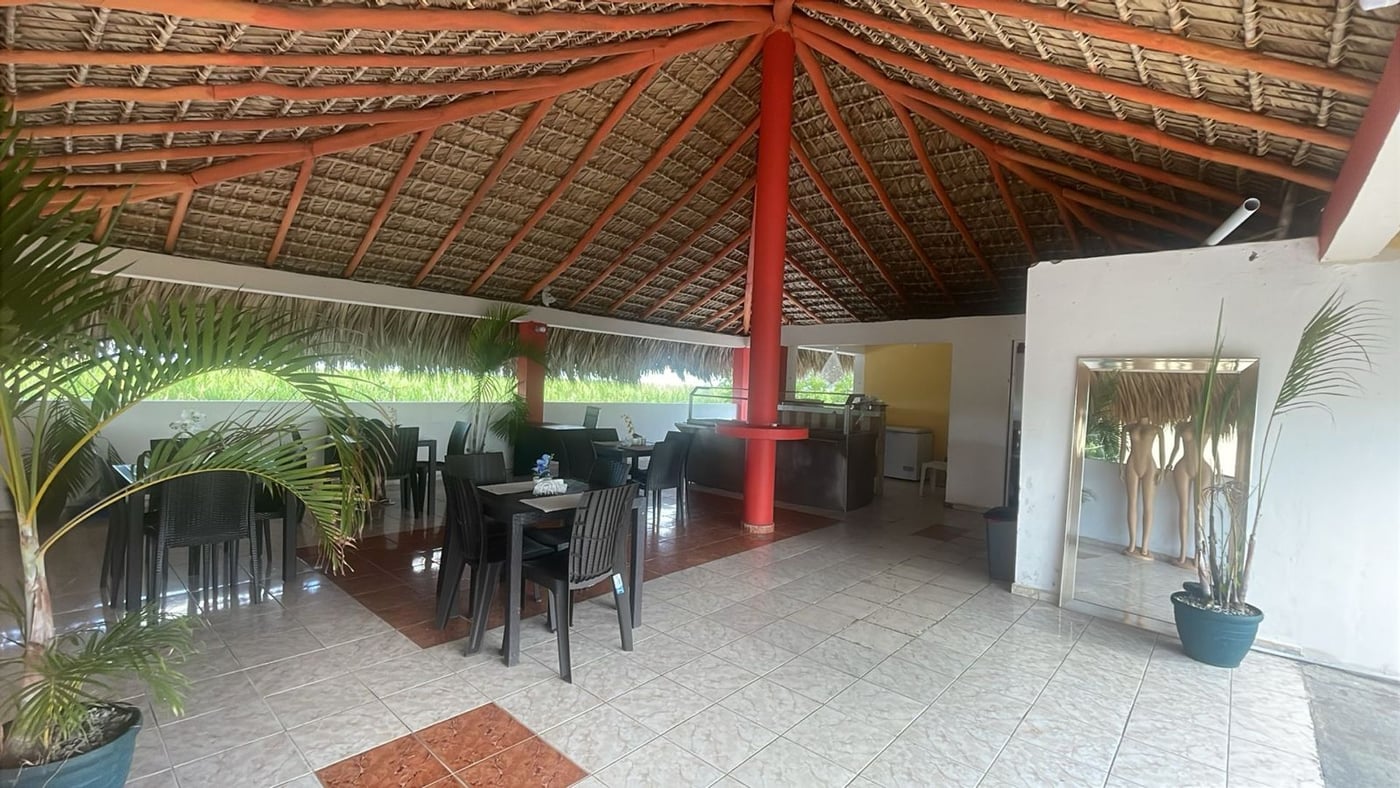 Venta de terreno y local – foto 4