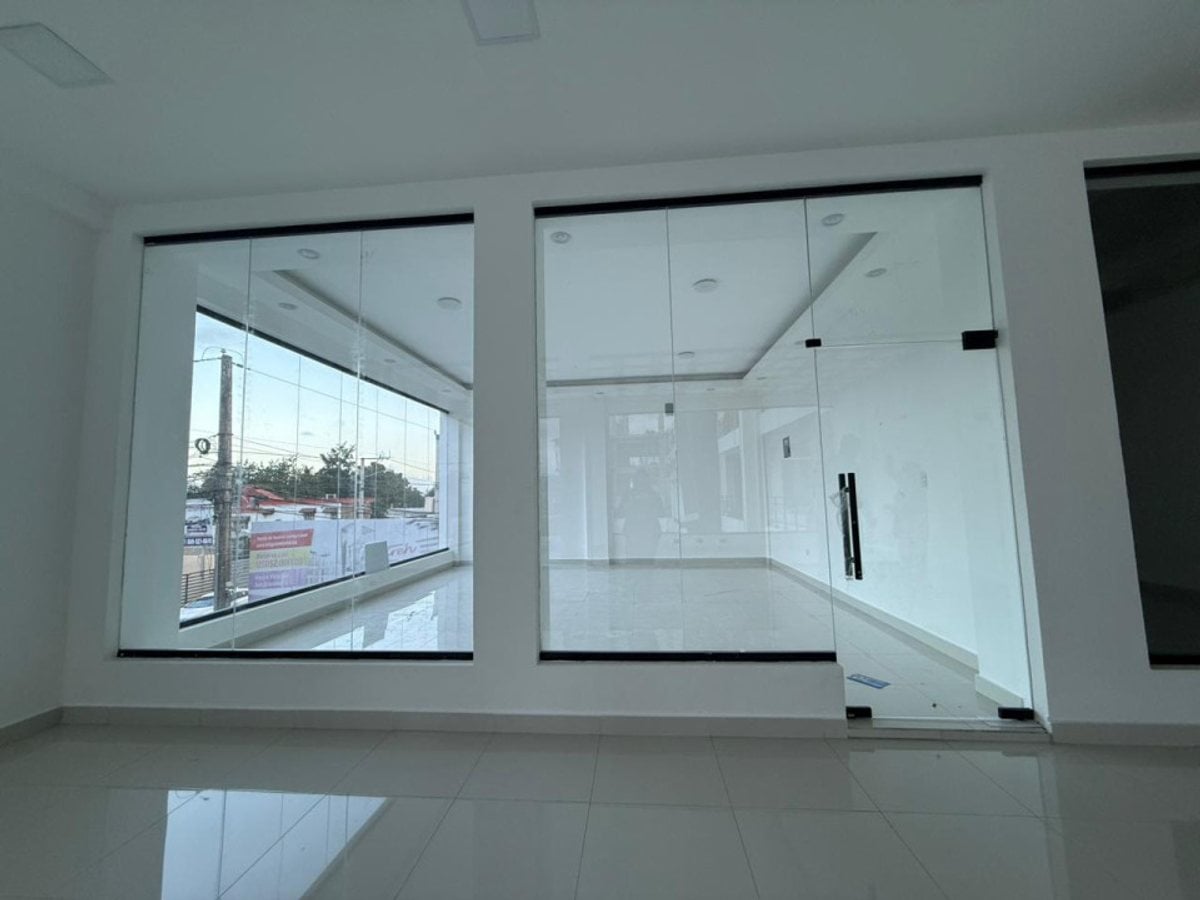 Local comercial Plaza Jireh, Madre Vieja Sur San Cristobal – foto 1