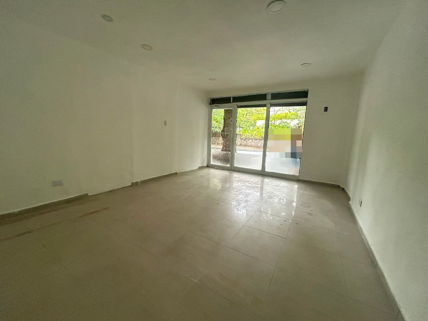 Local comercial en alquiler 60 m² calle socorro sá – foto 2