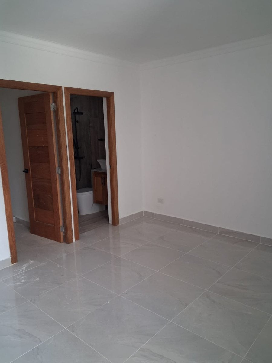 Apartamento bien ubicado en Arroyo Hondo – foto 4