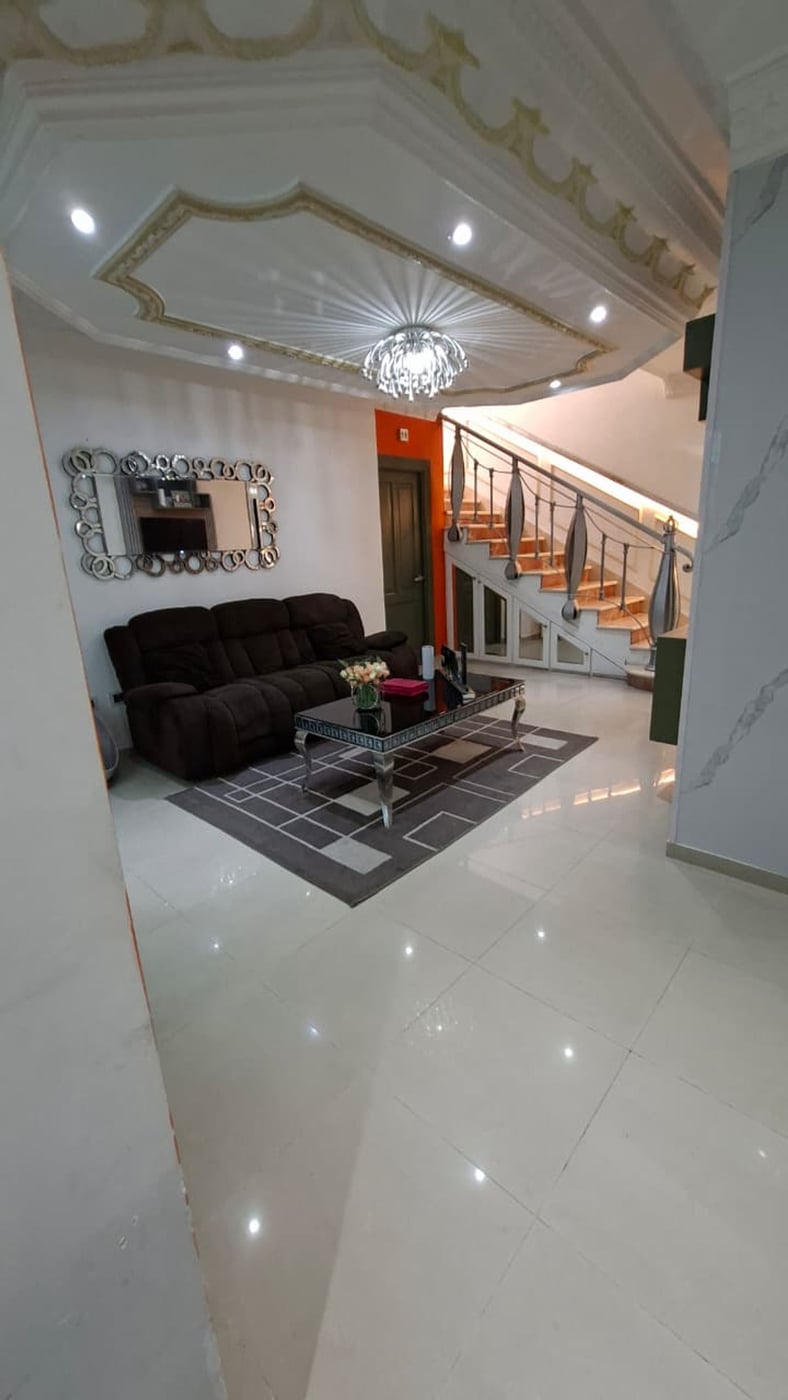 Amplia y moderna casa de tres Niveles – foto 9