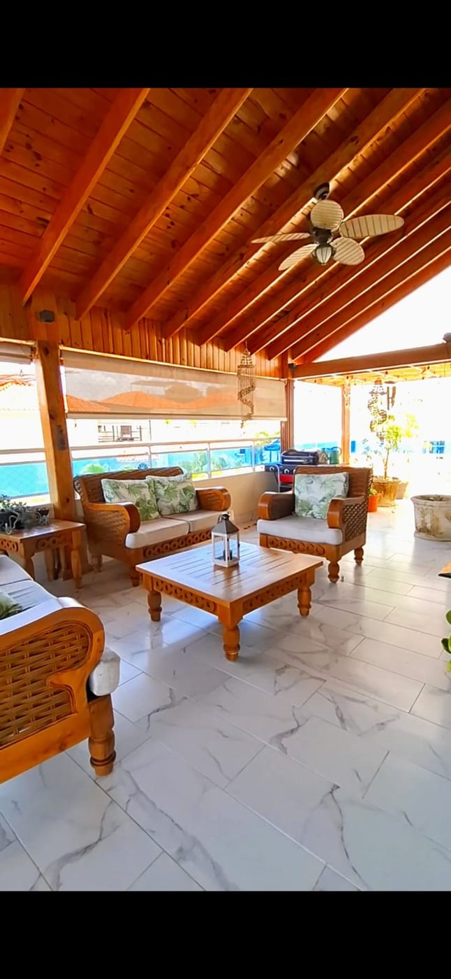 Amplia y moderna casa de tres Niveles – foto 1