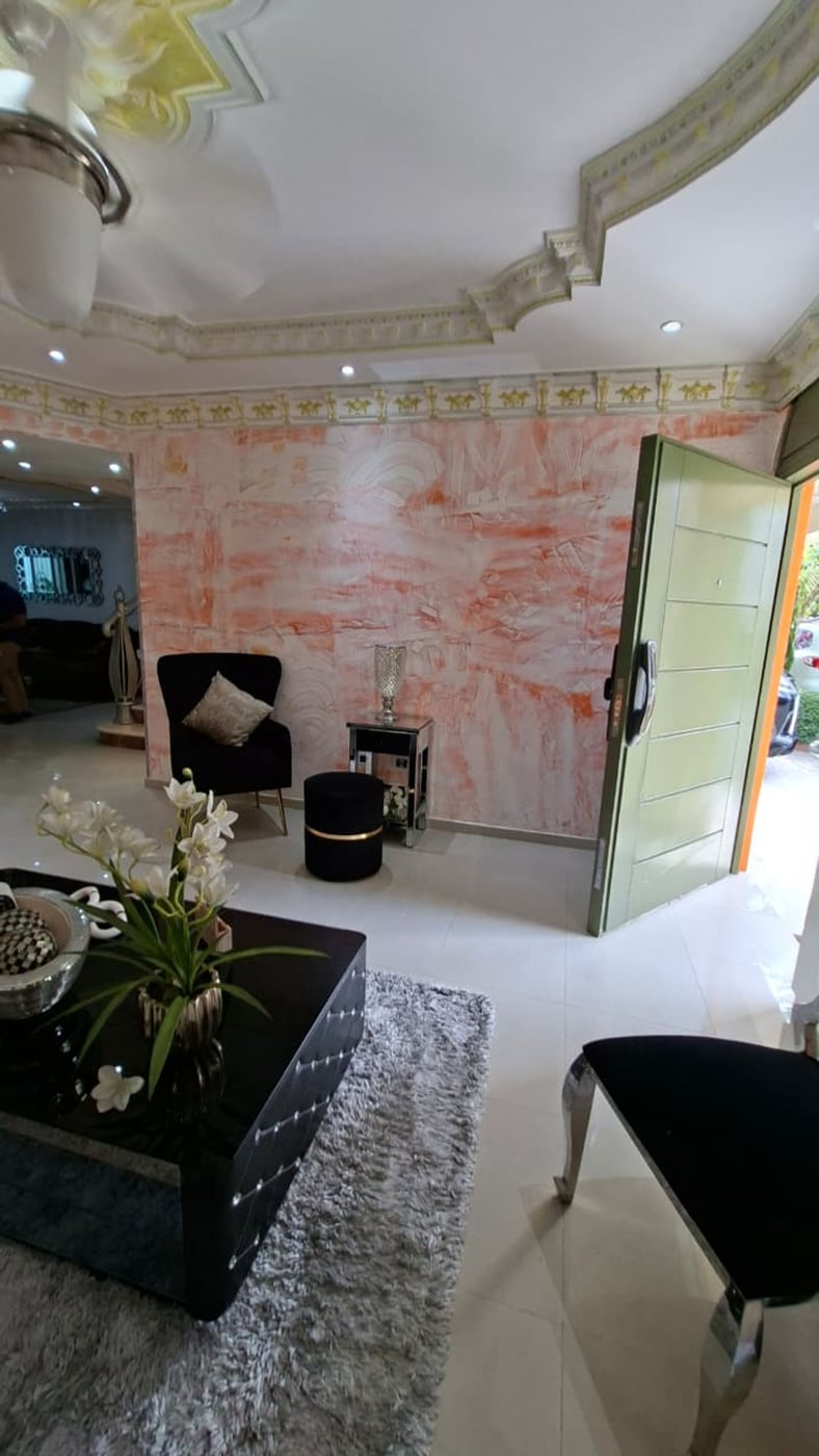 Amplia y moderna casa de tres Niveles – foto 6