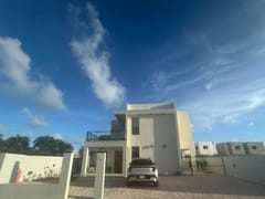 Amplia villa de 4 habitaciones en residencial cerrado – foto 1