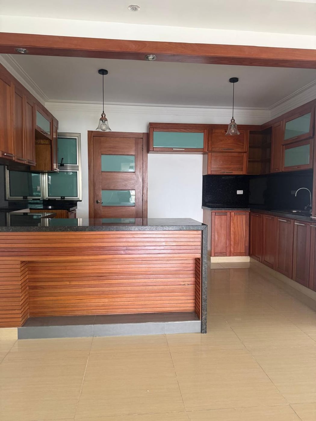 APARTAMENTO EN ALQUILER 3 HAB RÓMULO BETANCOURT – foto 4