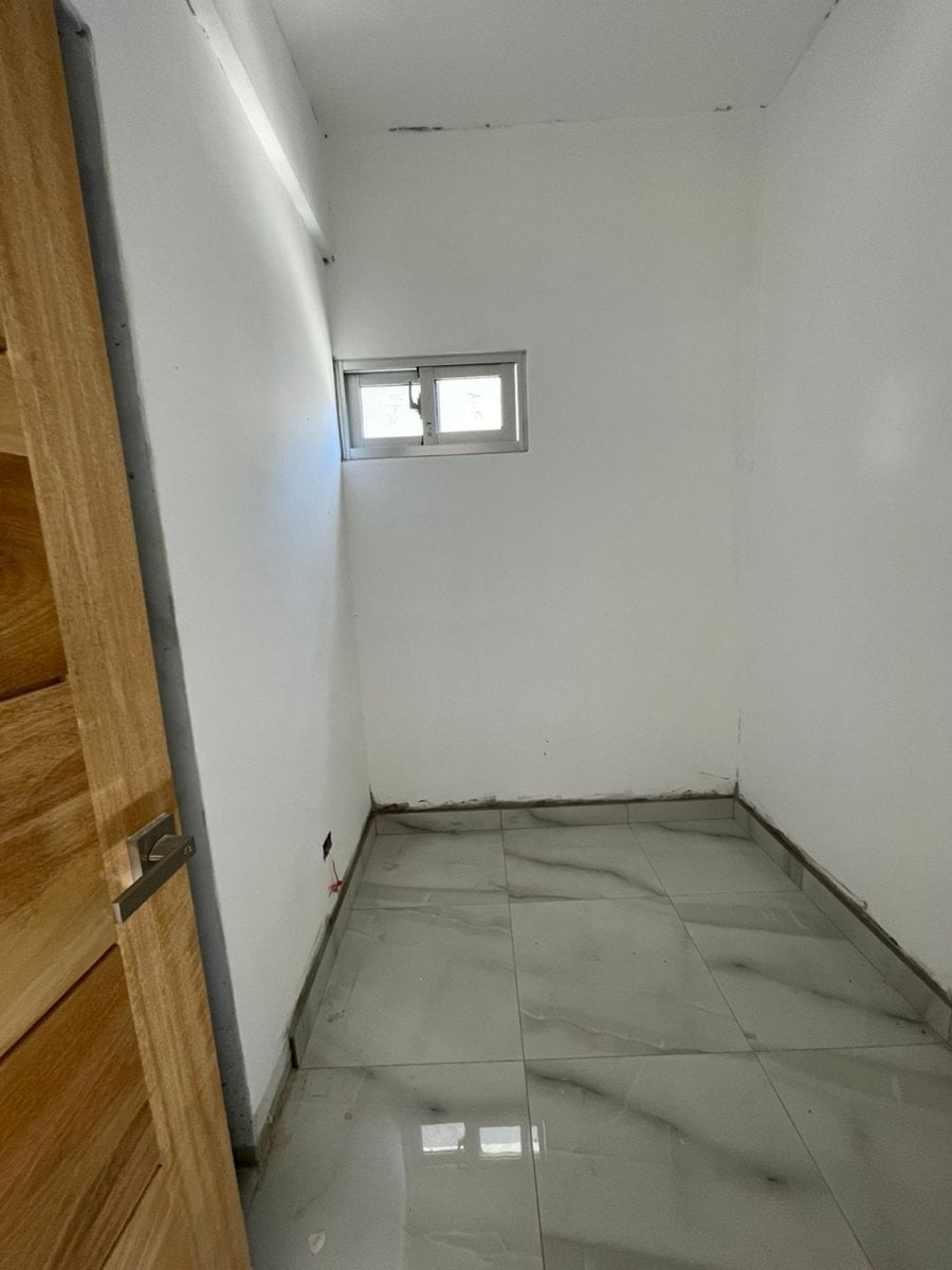 Se vende apto de 2 habitaciones con terraza MILLON – foto 7