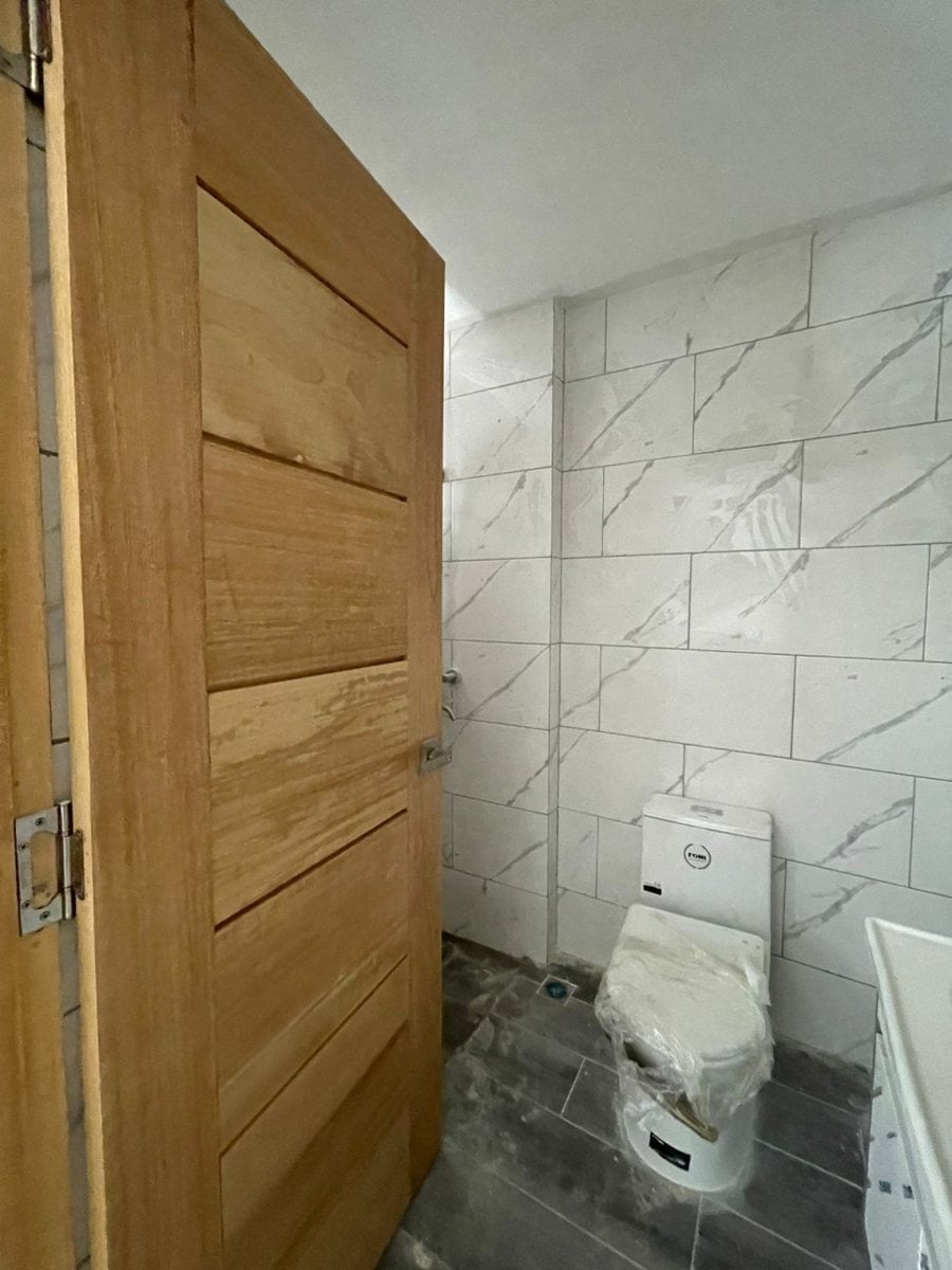 Se vende apto de 2 habitaciones con terraza MILLON – foto 5