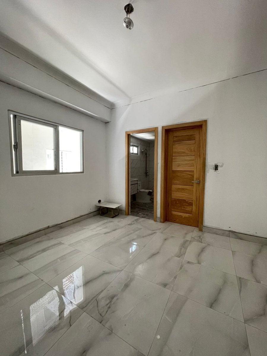 Se vende apto de 2 habitaciones con terraza MILLON – foto 4