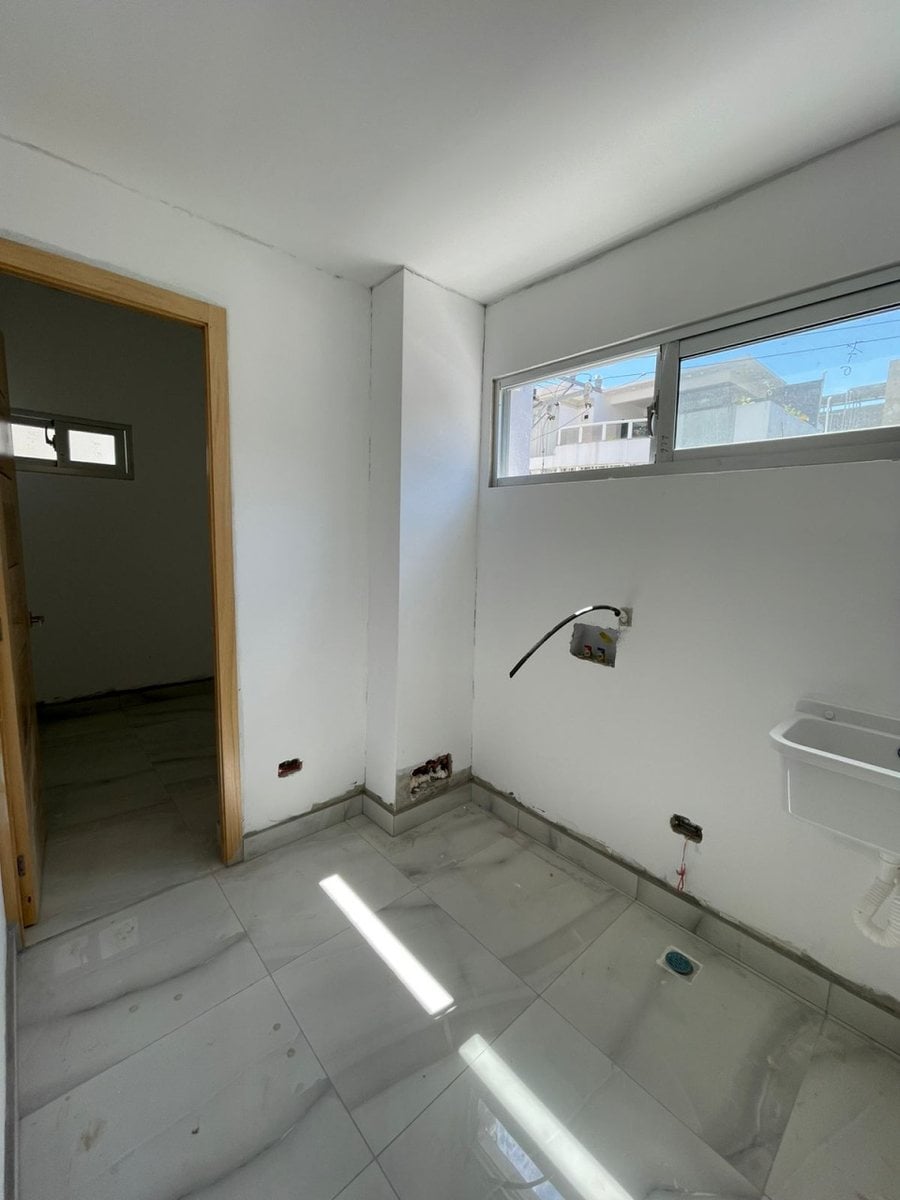 Se vende apto de 2 habitaciones con terraza MILLON – foto 8