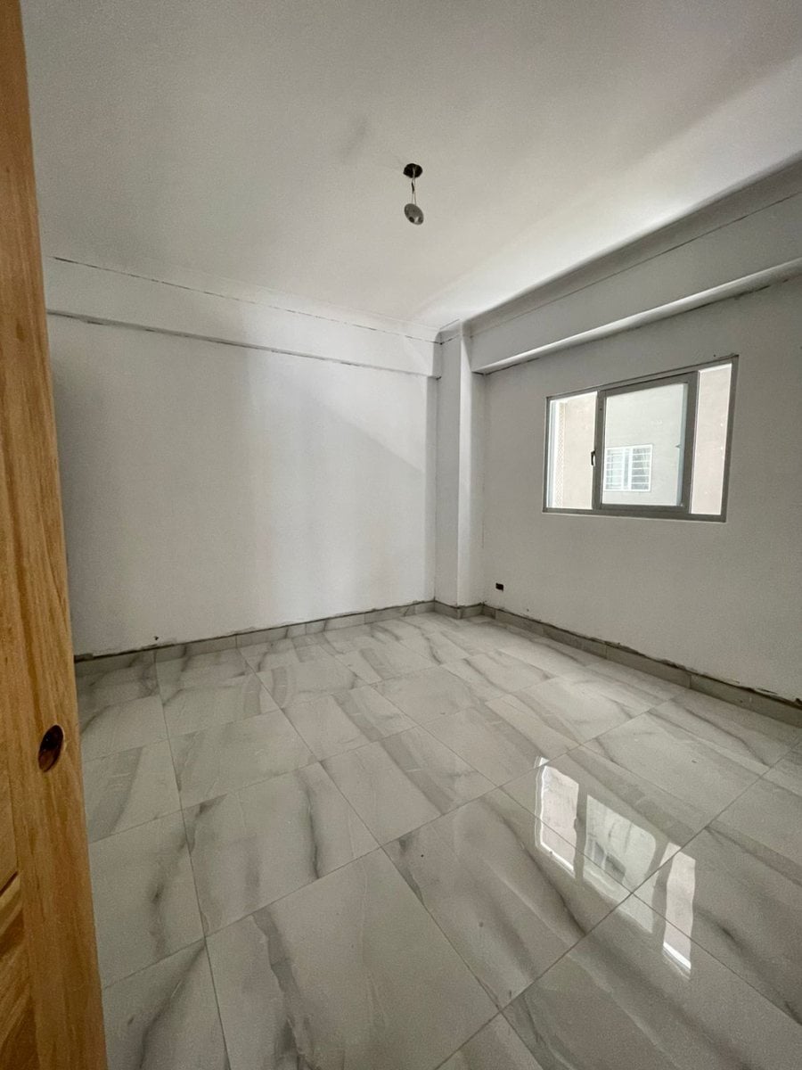 Se vende apto de 2 habitaciones con terraza MILLON – foto 6