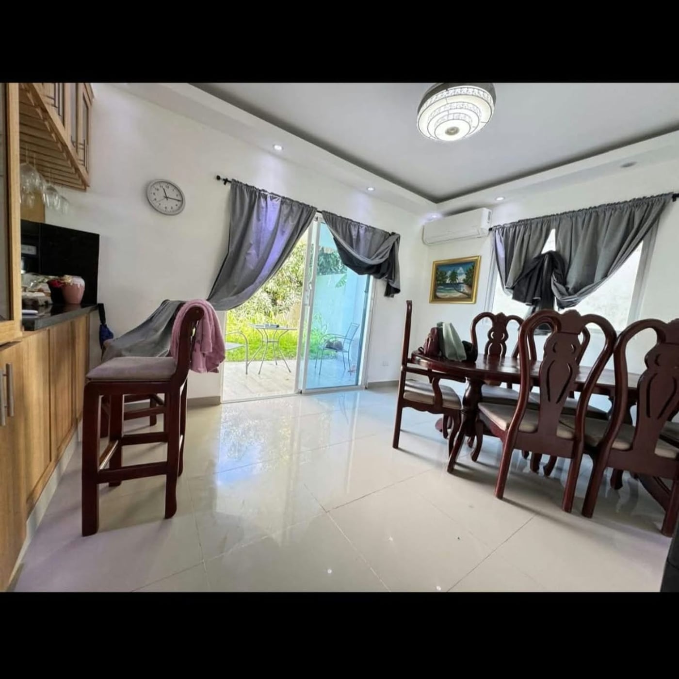 VENDO CASA DE 2 NIVELES CERCA DE LA EMBAJADA EEUU – foto 7