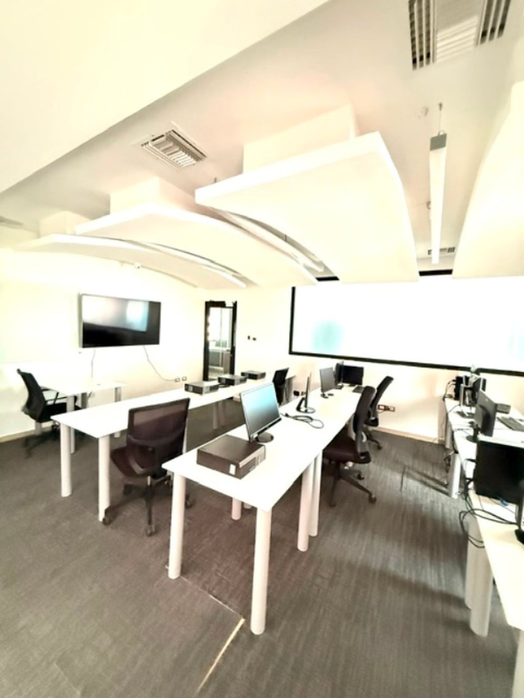 Excelente local de oficina en Piantini – foto 1