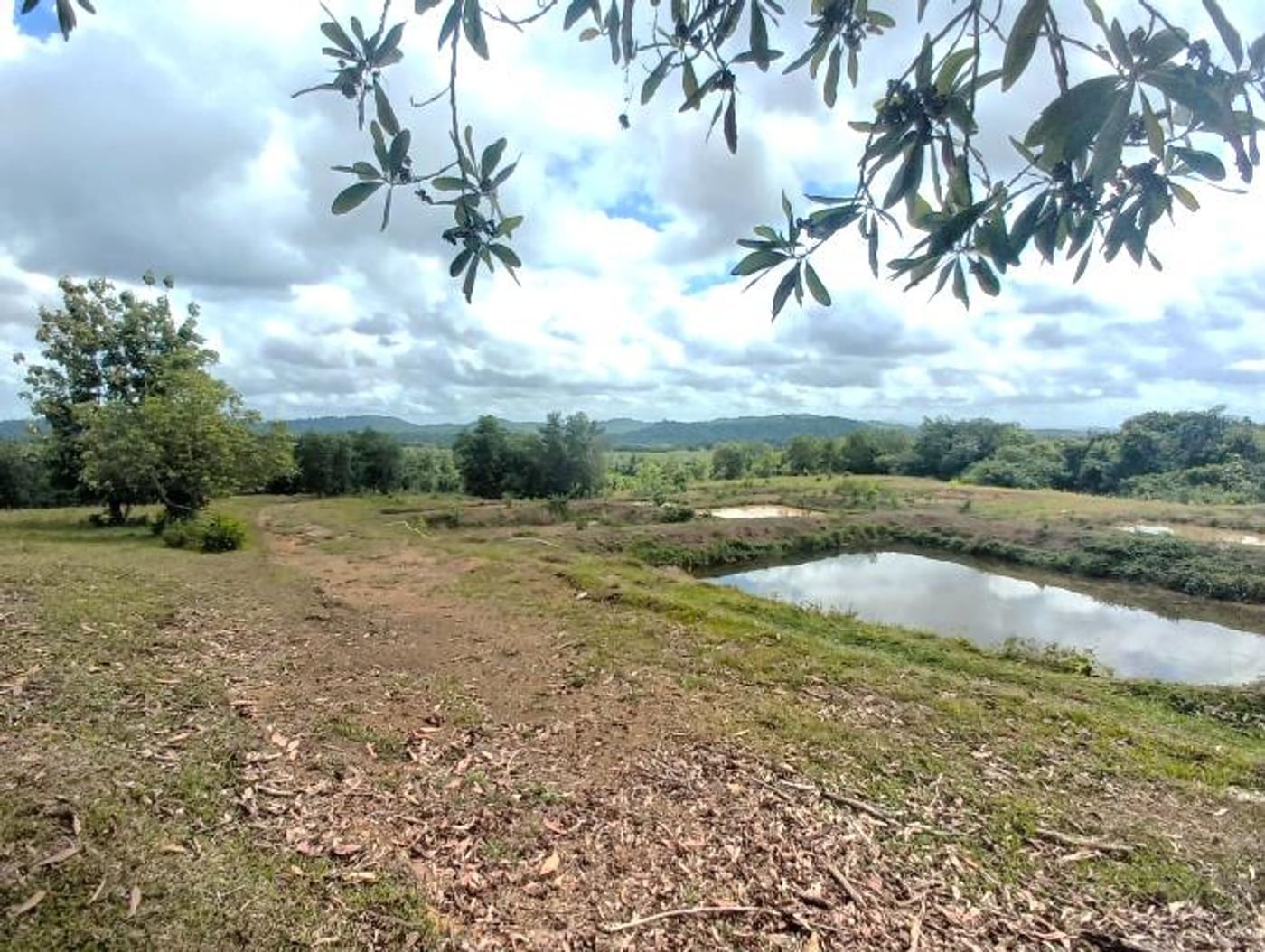Finca de 290,000 m² con acceso al río en Yamasá – foto 1