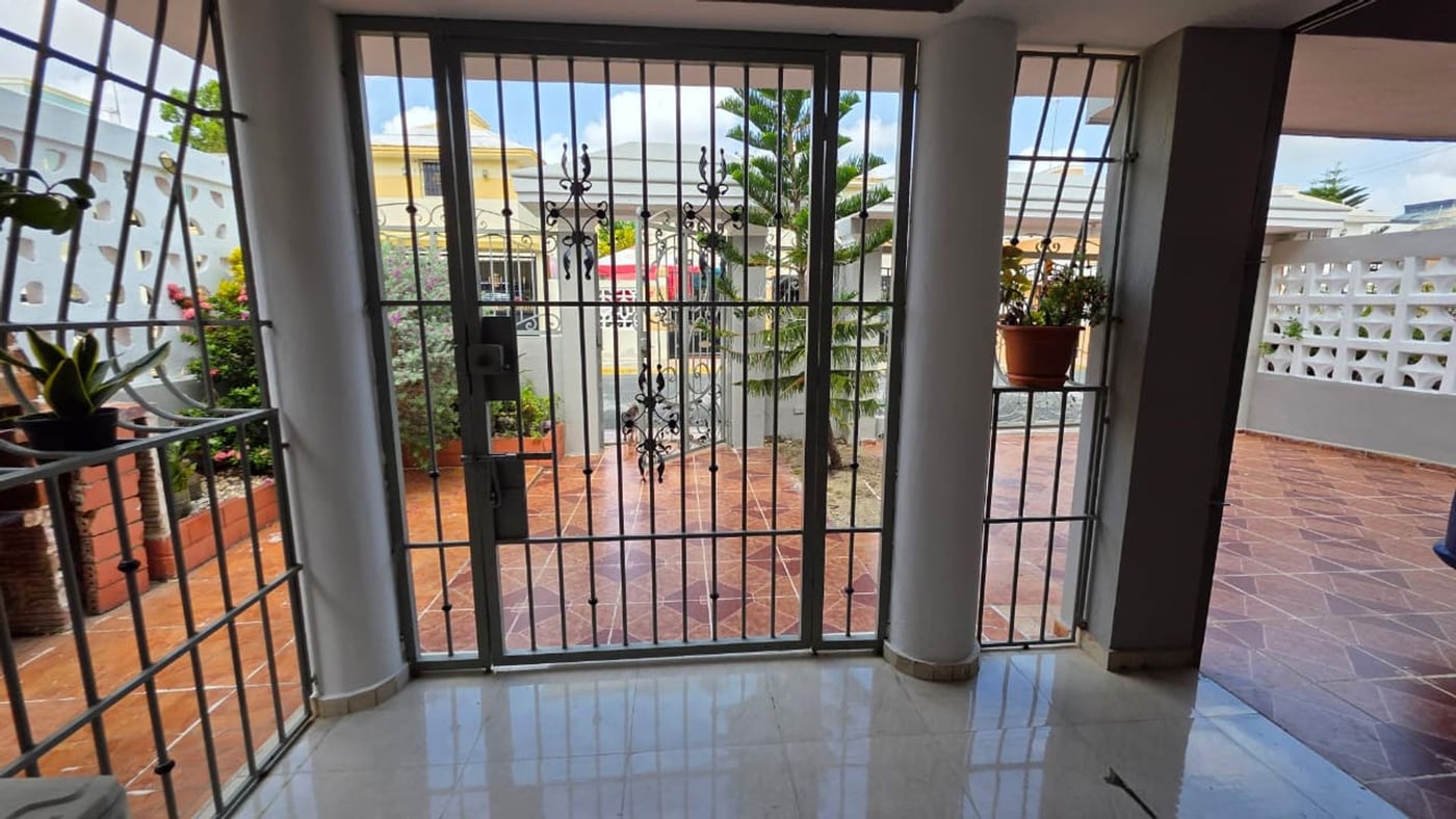 Casa en San Isidro Adentro, Santo Domingo Este – foto 2