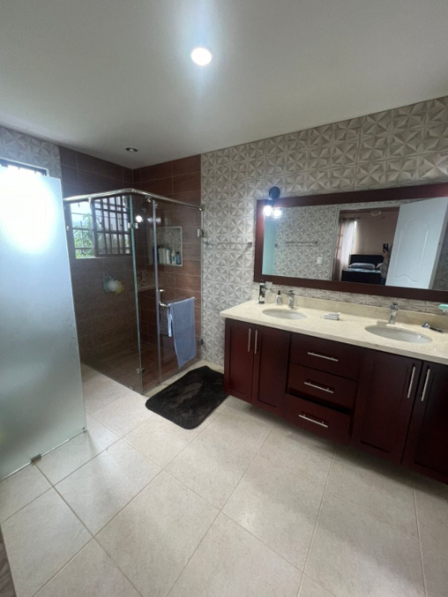 CASA AMUEBLADA CON FINCA – foto 10