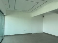 Local comercial en alquiler en la zona Oriental – foto 2
