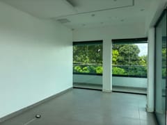 Local comercial en alquiler en la zona Oriental – foto 1