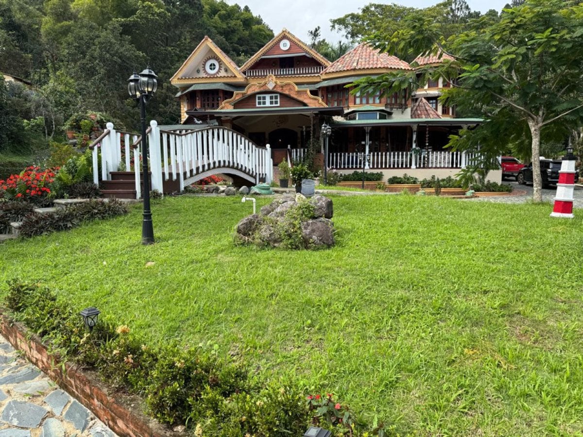 Casa de Lujo en Bonao, Sector Blanco – foto 1