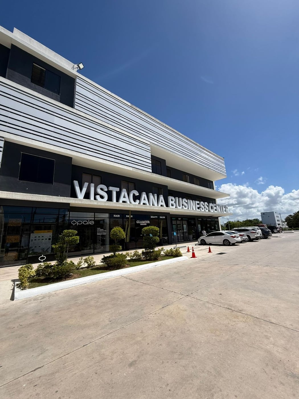 Se renta local comercial en vistacana business – foto 1