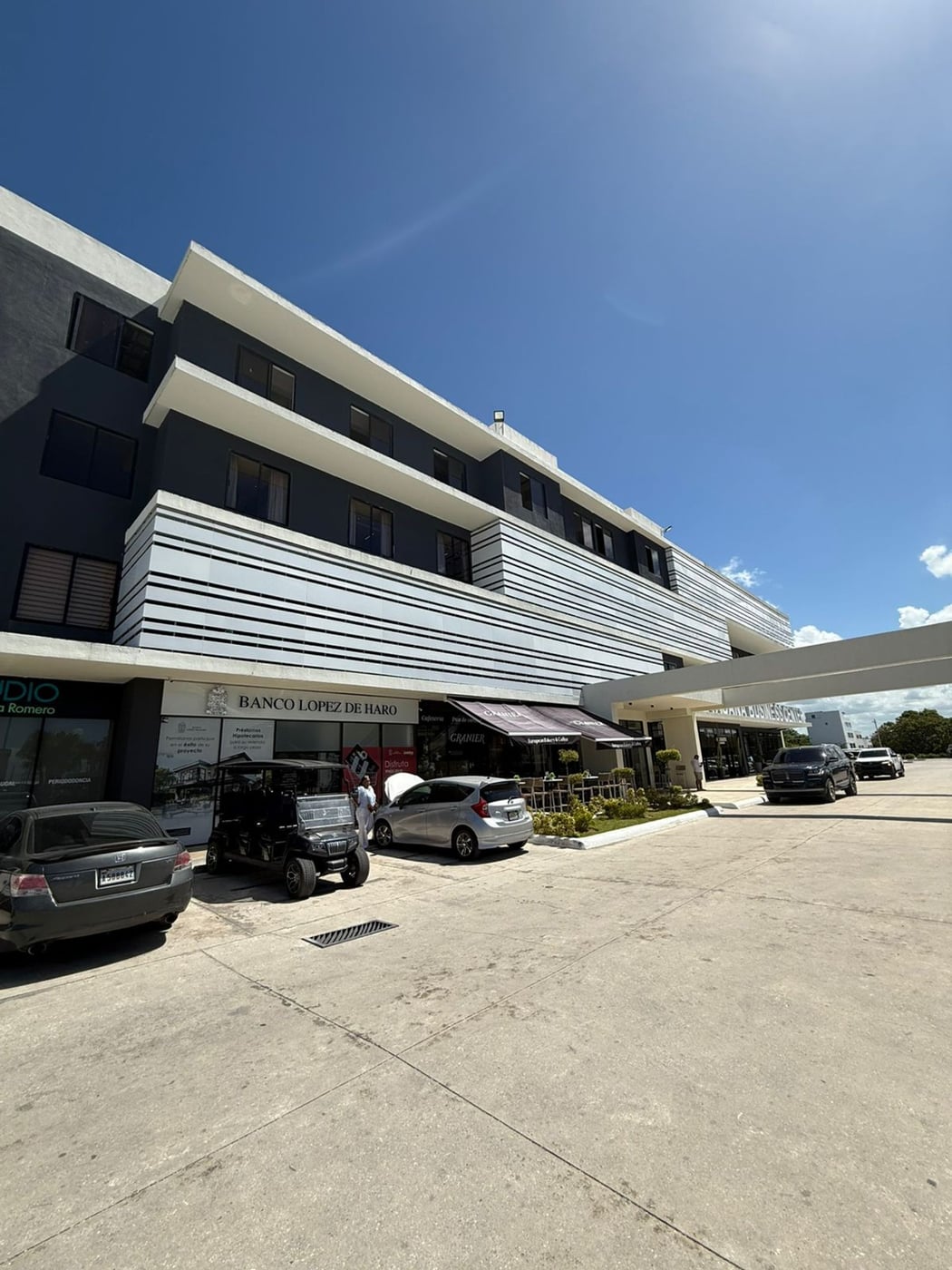 Se renta local comercial en vistacana business – foto 2