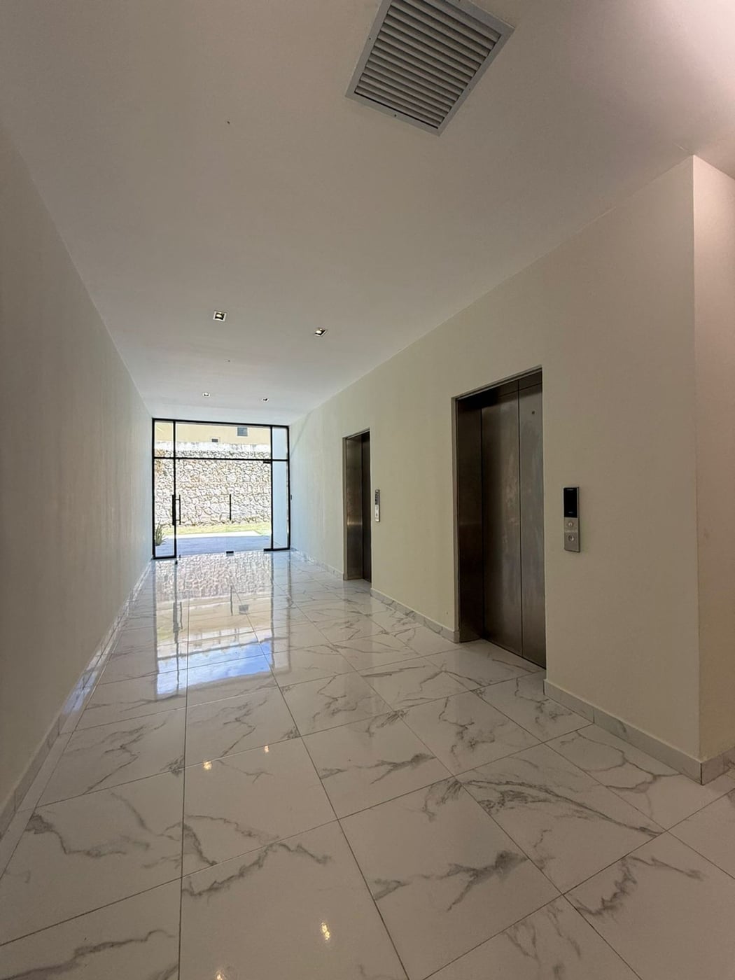 Se renta local comercial en vistacana business – foto 5