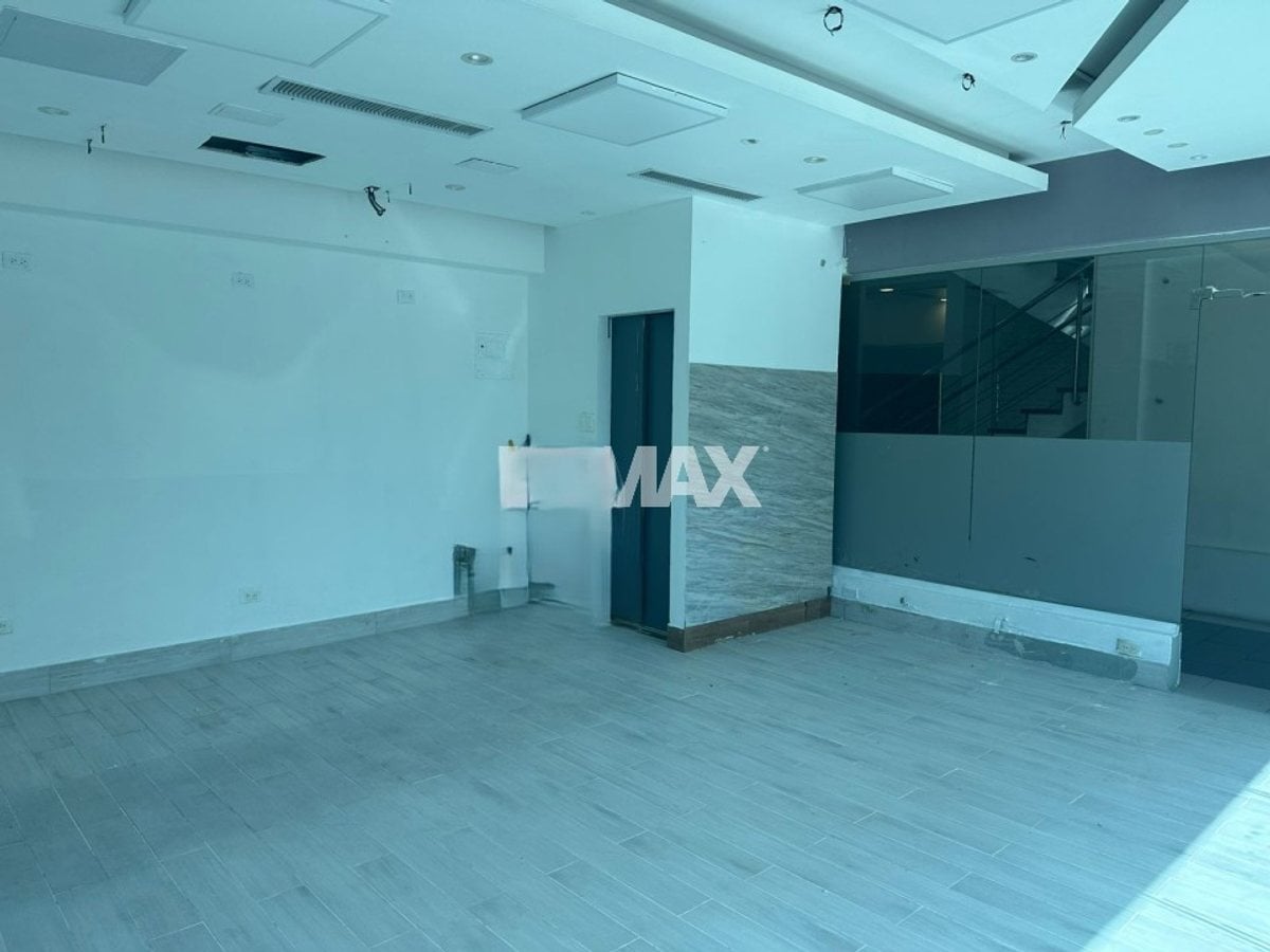 Local en 1er piso en alquiler – foto 10