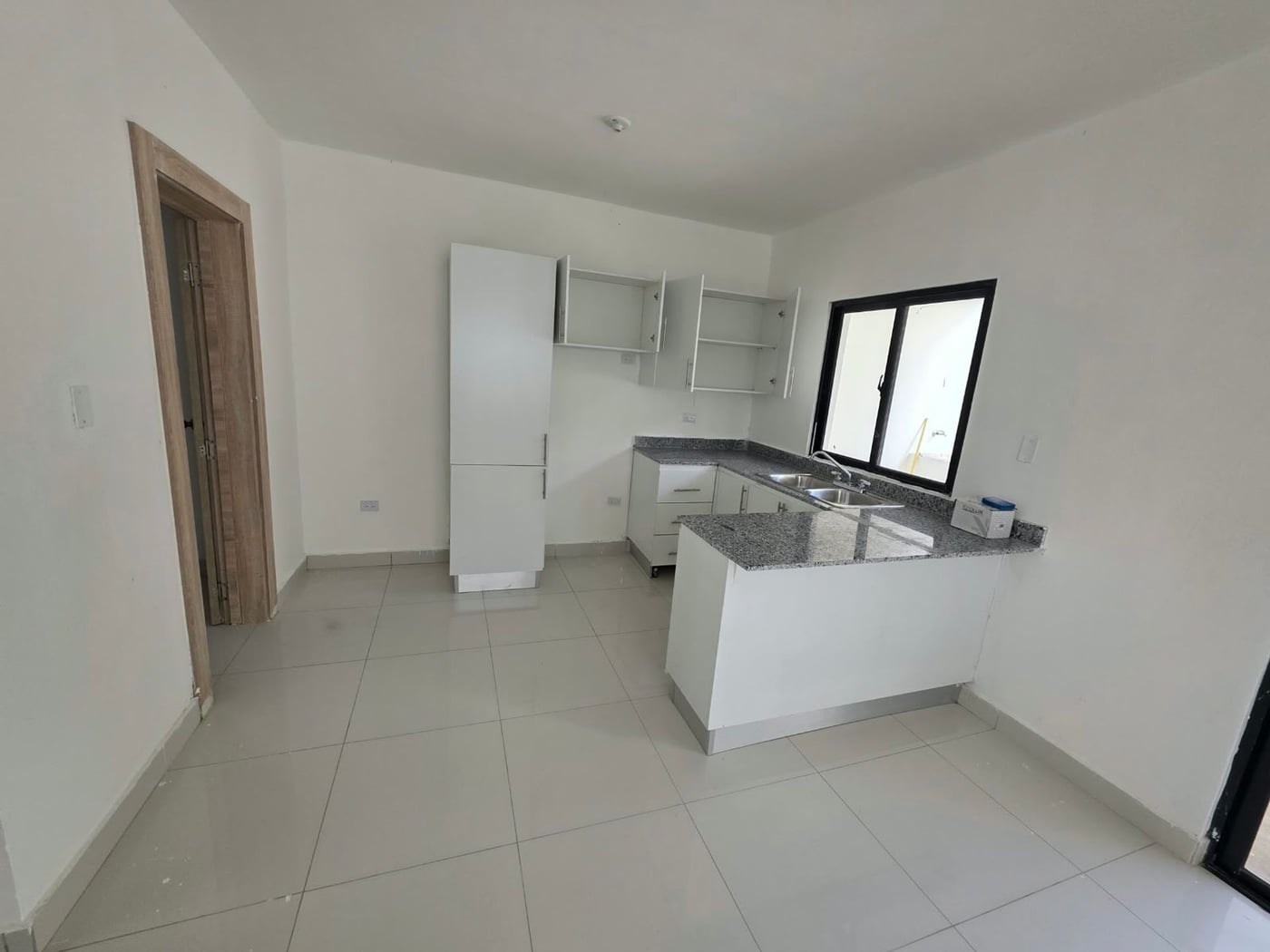 Vendo casa en Villas Naco, KM13 Autopista Duarte – foto 4