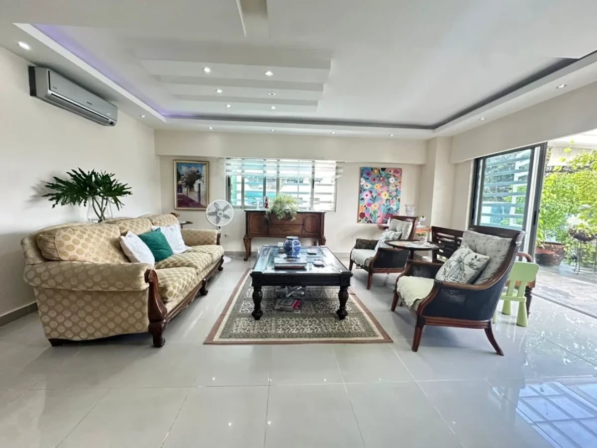 Apartamento amplio en venta en Santo Domingo – foto 1