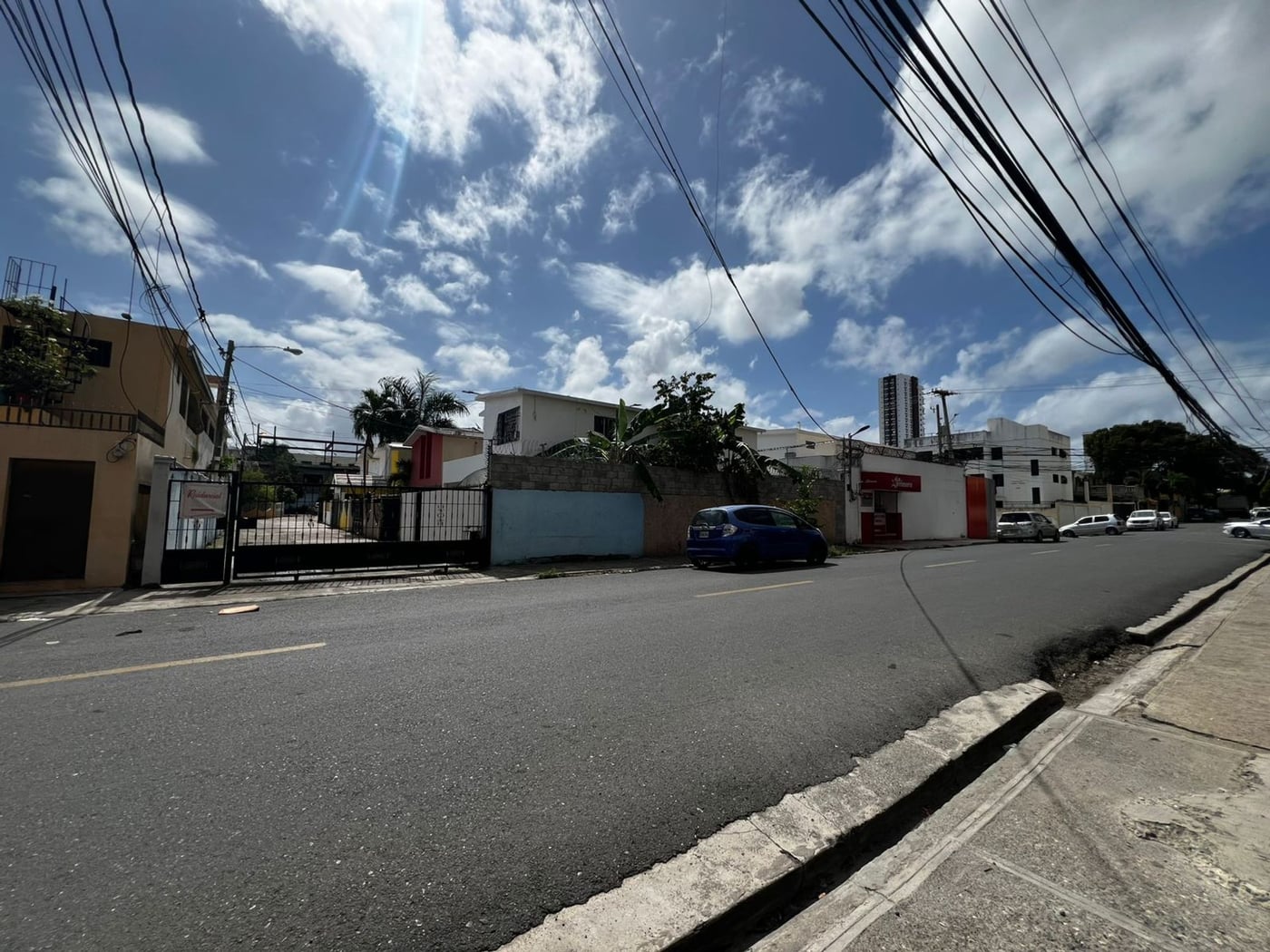 CASA DE VENTA DE 3 NIVELES EN ALMA ROSA I – foto 2