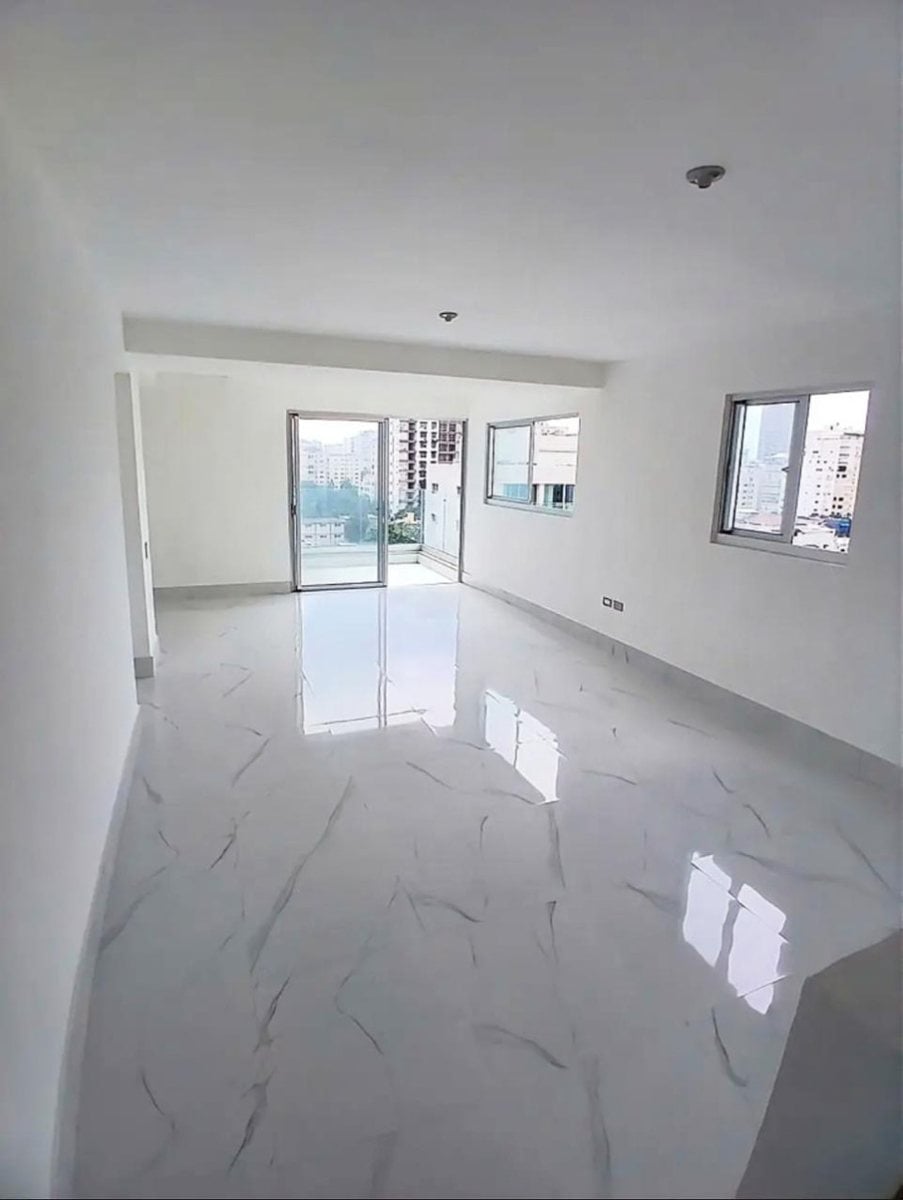 Piso alto de 2 habitaciones con vista frontal en Piantini – foto 3