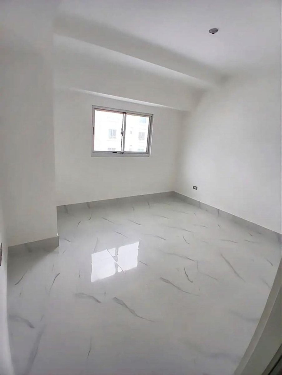 Piso alto de 2 habitaciones con vista frontal en Piantini – foto 5