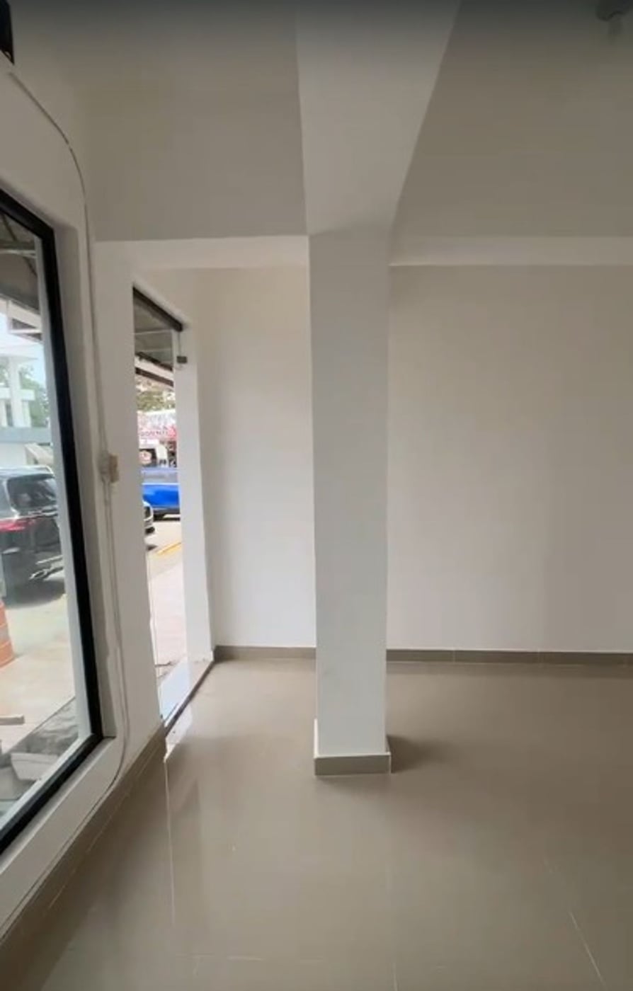 Local comercial en alquiler 15 m² cabecera santo d – foto 2