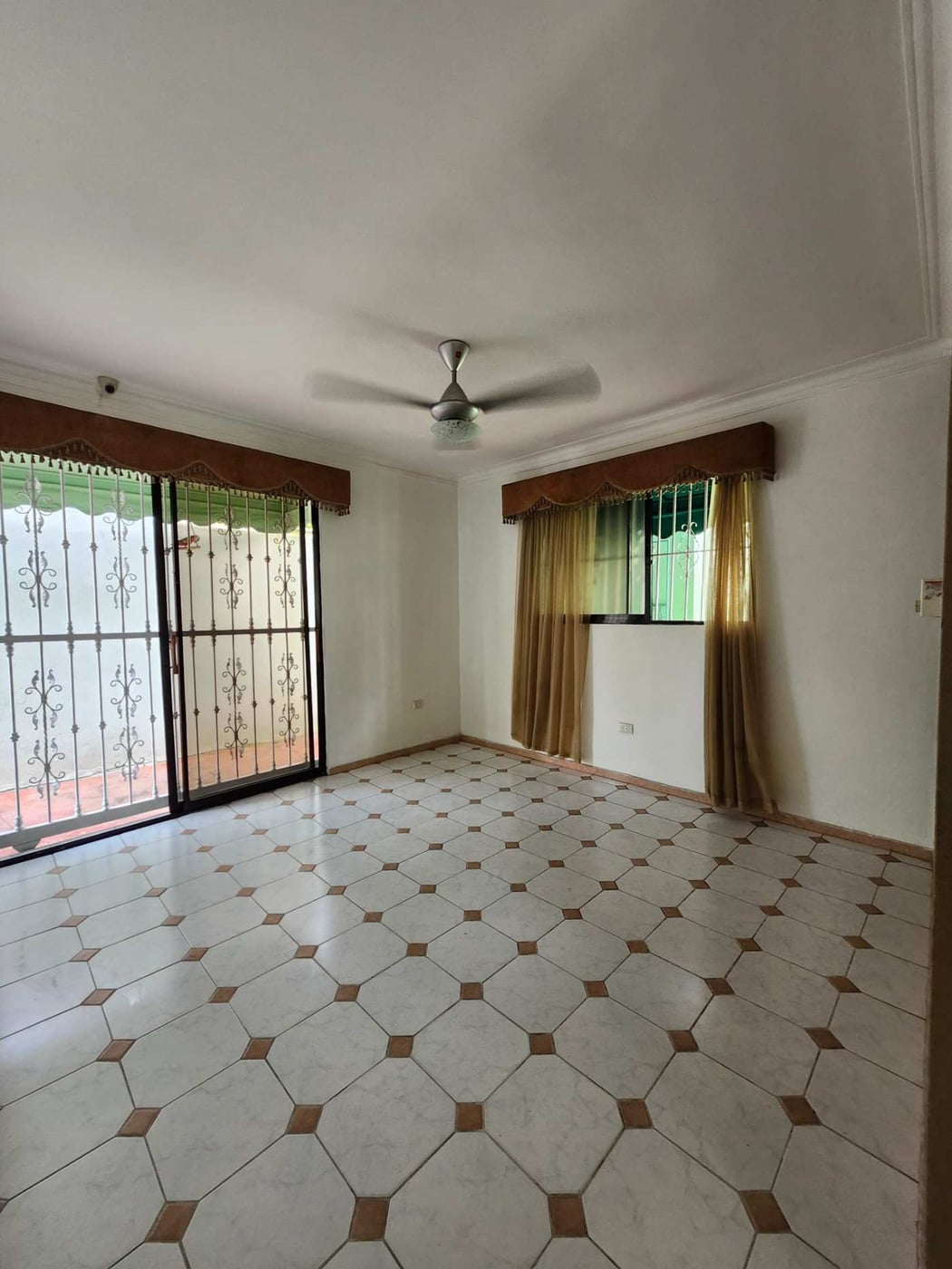 CASA DE 2 NIVELES 4 HAB EN ALMA ROSA II – foto 3