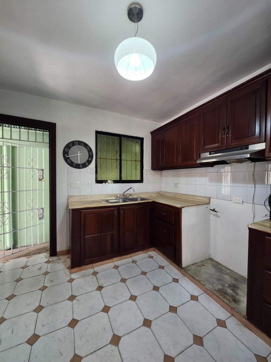 CASA DE 2 NIVELES 4 HAB EN ALMA ROSA II – foto 4
