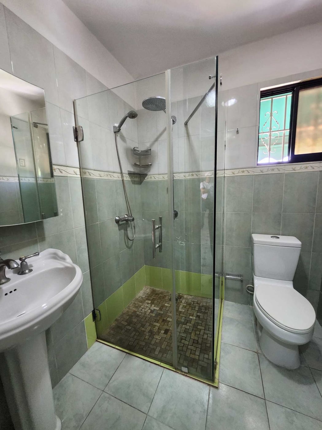 CASA DE 2 NIVELES 4 HAB EN ALMA ROSA II – foto 12