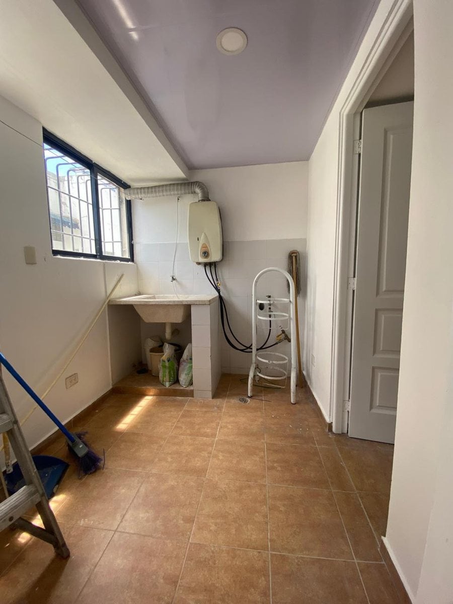 Aquiler apartamento 2do piso en Naco – foto 3