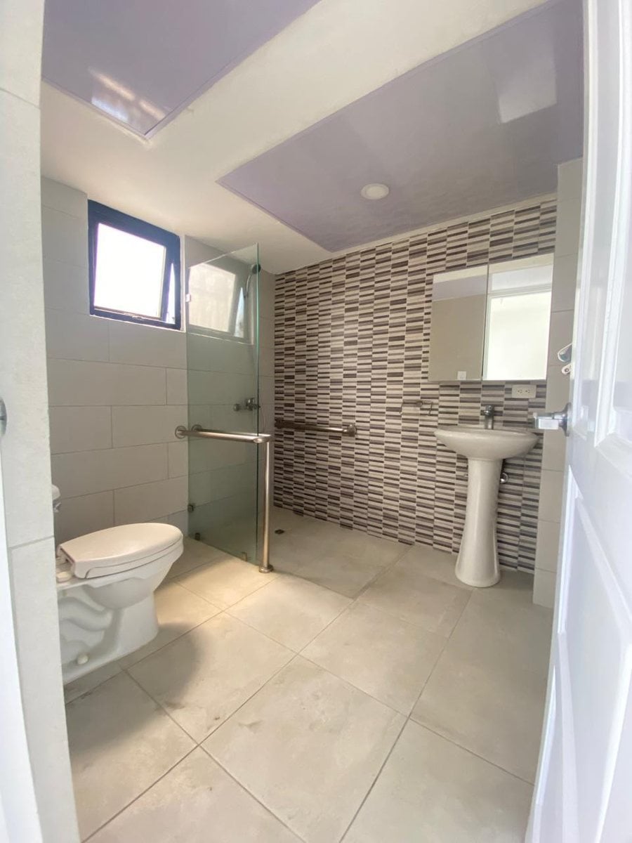 Aquiler apartamento 2do piso en Naco – foto 7