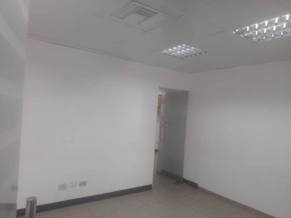 Local Comercial en Alquiler en La Julia – foto 9