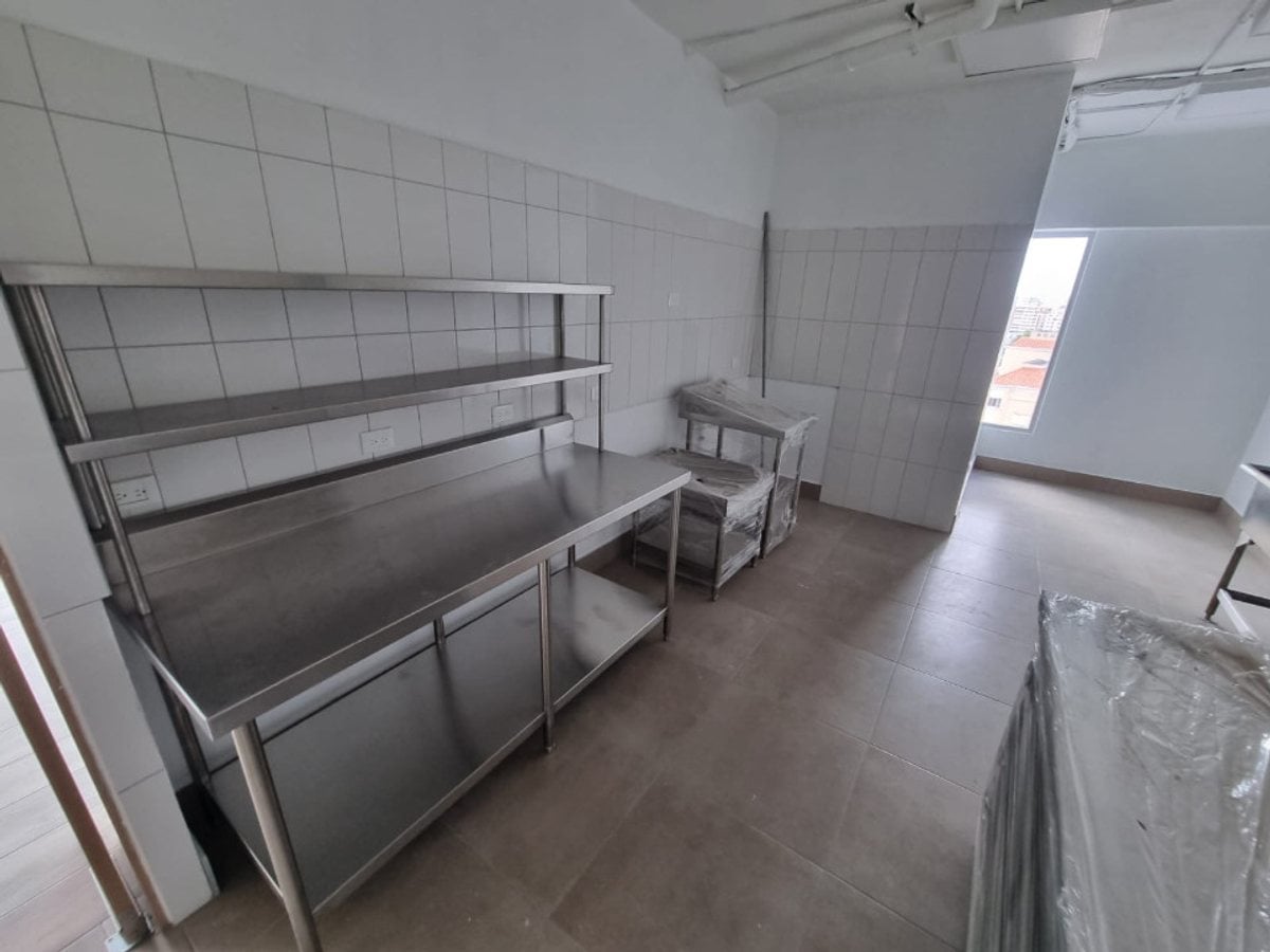 Local Comercial En Ensanche Serralles, Santo Domin – foto 5