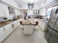 Exclusivo apartamento en Piso 11 con 5 parqueos – foto 10