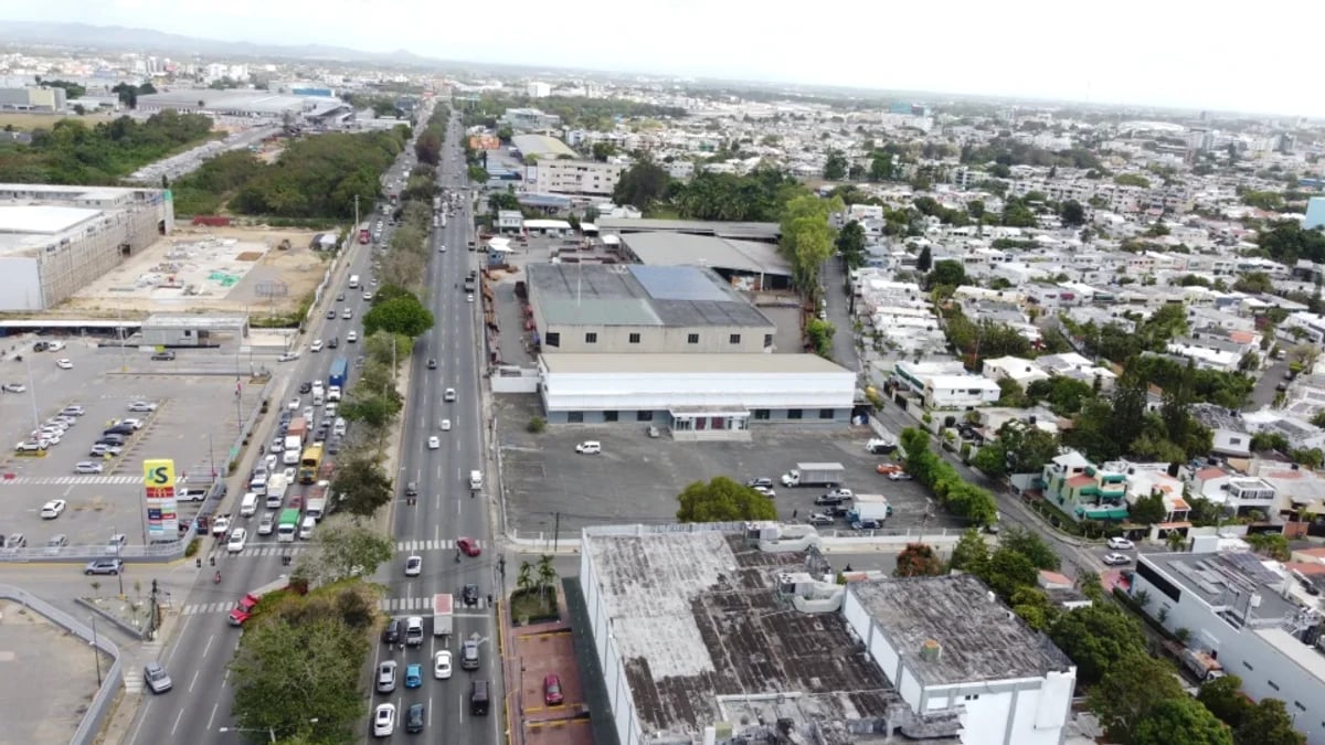Local comercial | ensanche luperón – foto 1