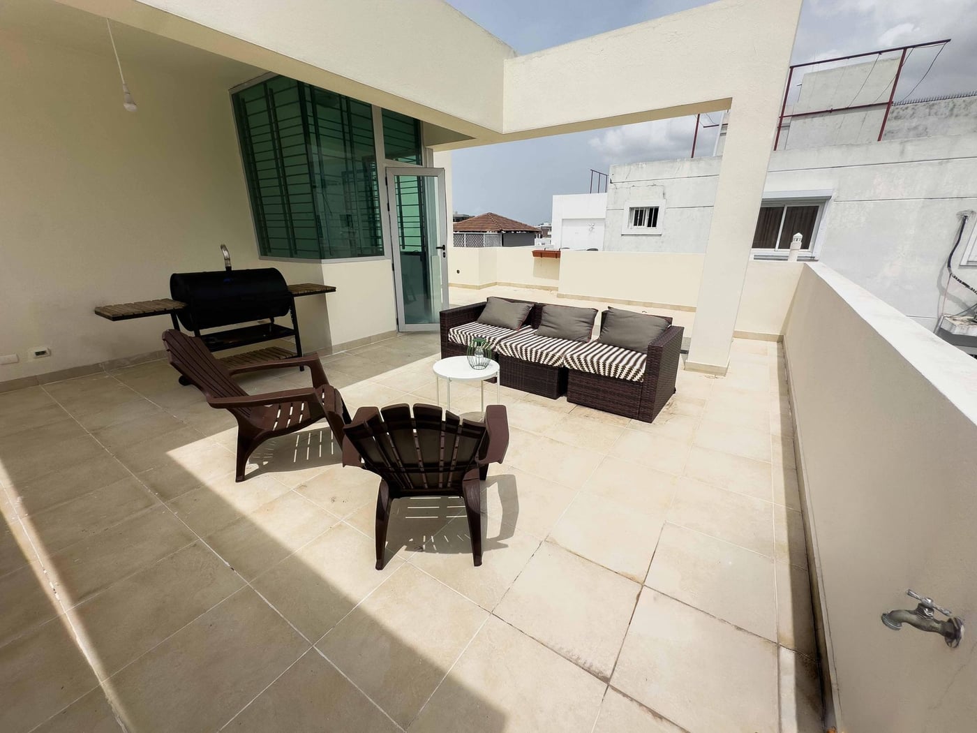 APARTAMENTO 2 NIVELES CON TERRAZA EN EL MILLON – foto 1