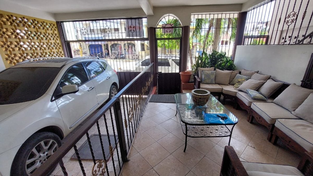 Casa ideal para negocio, próximo a parada del metro – foto 2