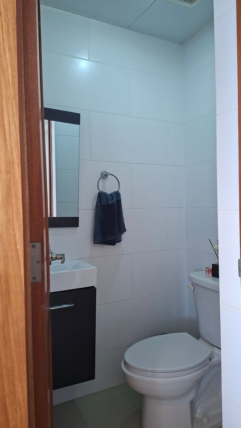 Amplio apartamento 2do piso terraza Distrito Nac. – foto 9