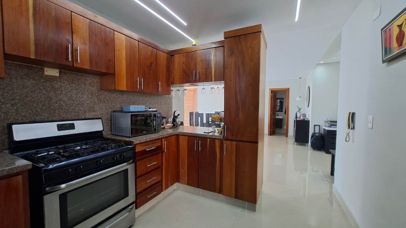 Amplio apartamento 2do piso terraza Distrito Nac. – foto 12
